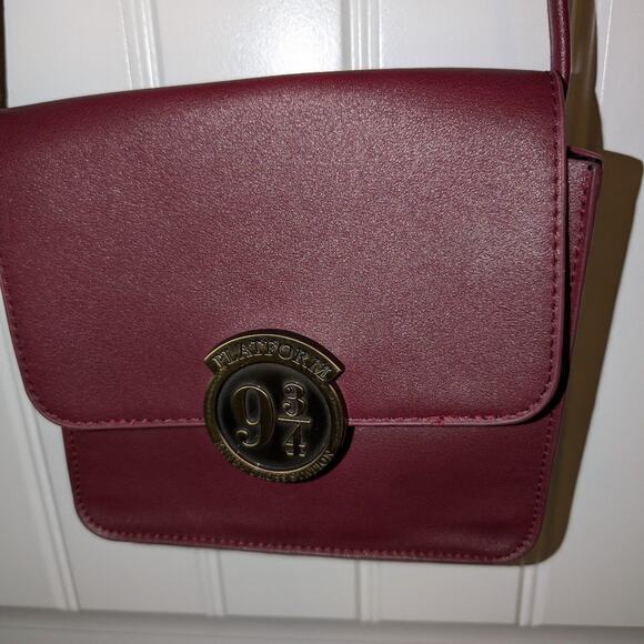 Harry Potter Warner Bros Bag  X Body & Wallet Collectors Item *No Longer Made* - Picture 1 of 7